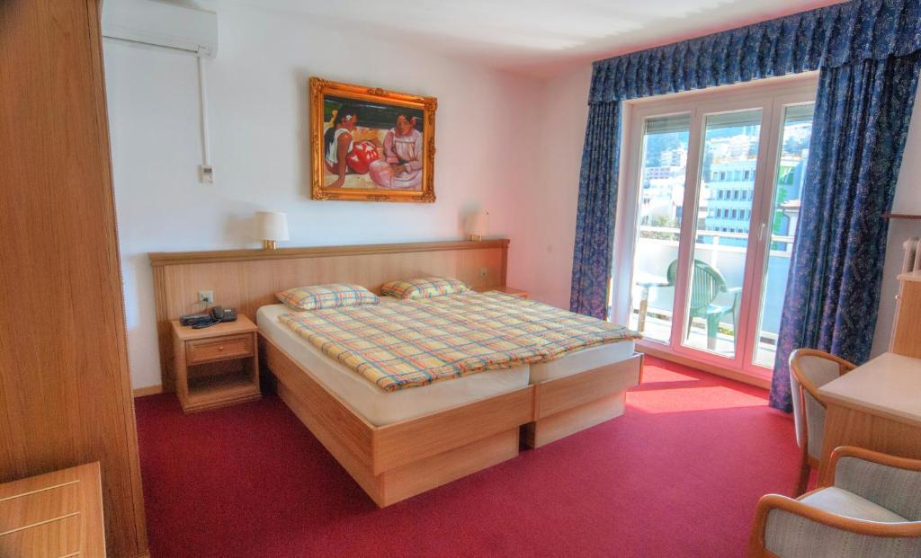 Hotel Dischma - Free Bus And Train Ticket Paradiso Ruang foto