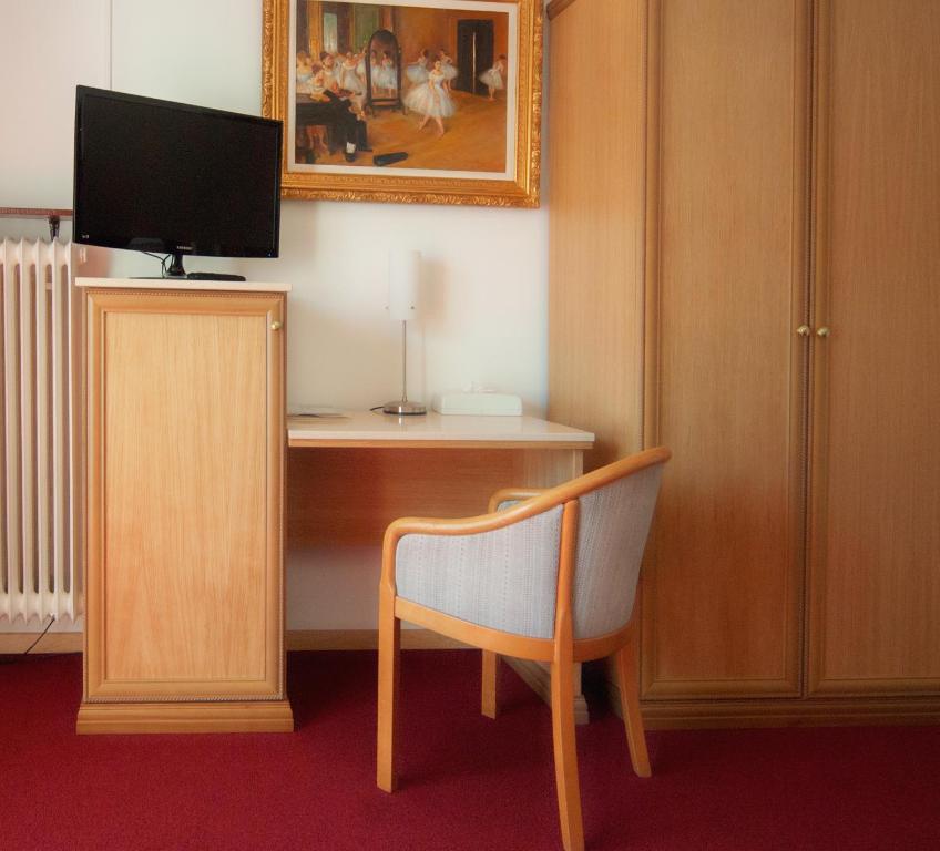 Hotel Dischma - Free Bus And Train Ticket Paradiso Ruang foto