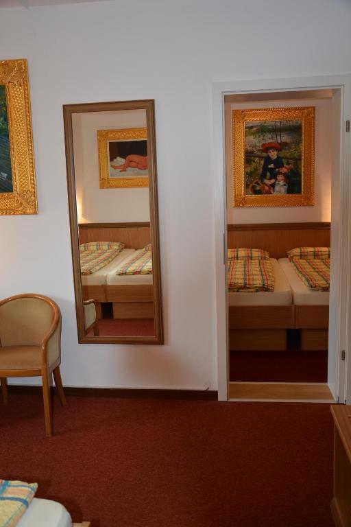 Hotel Dischma - Free Bus And Train Ticket Paradiso Ruang foto