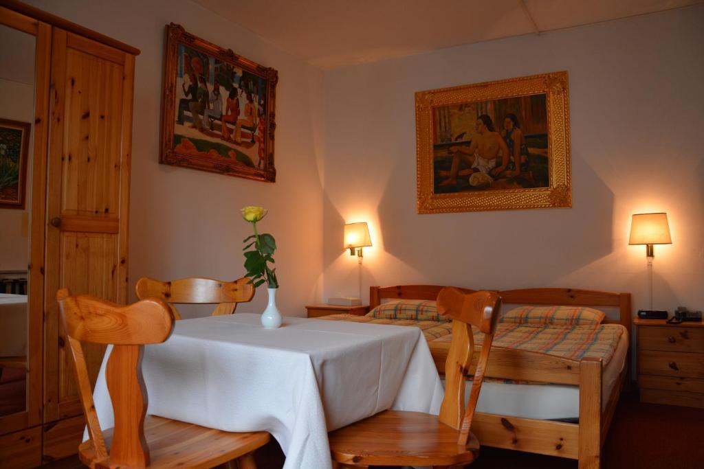 Hotel Dischma - Free Bus And Train Ticket Paradiso Ruang foto