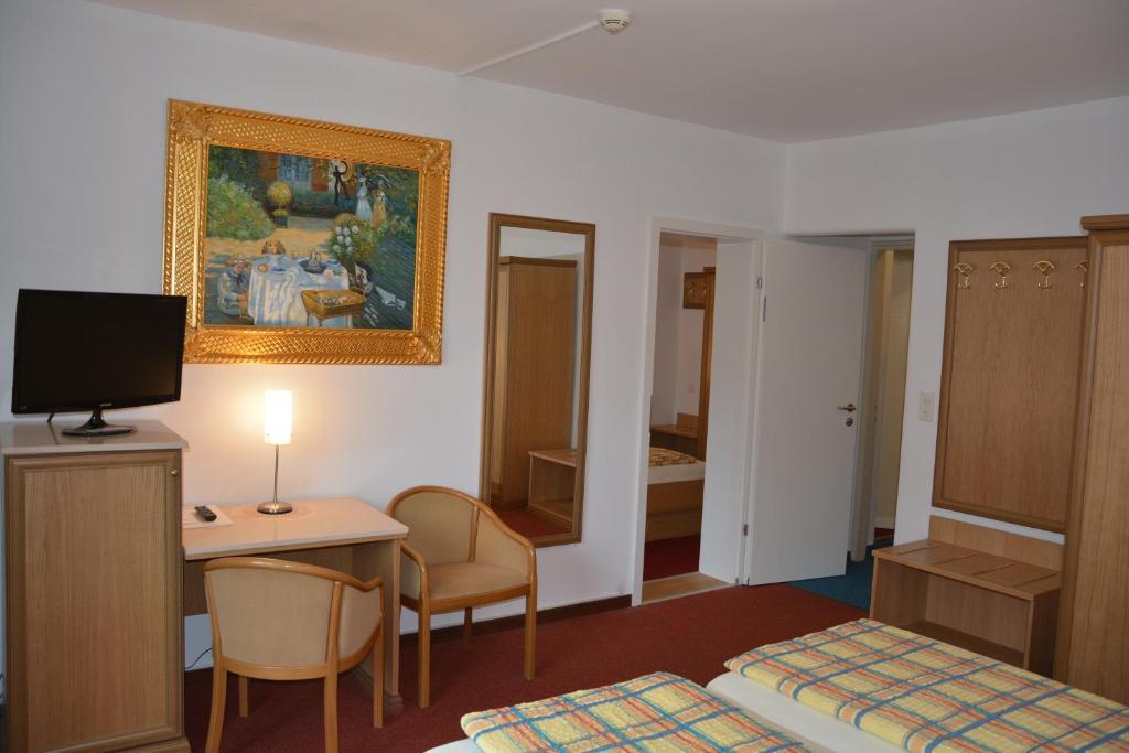 Hotel Dischma - Free Bus And Train Ticket Paradiso Ruang foto