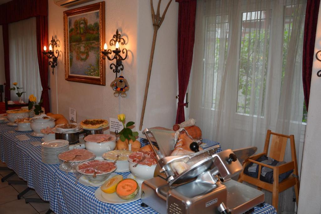 Hotel Dischma - Free Bus And Train Ticket Paradiso Bagian luar foto