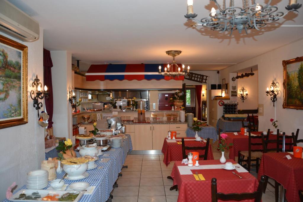 Hotel Dischma - Free Bus And Train Ticket Paradiso Bagian luar foto
